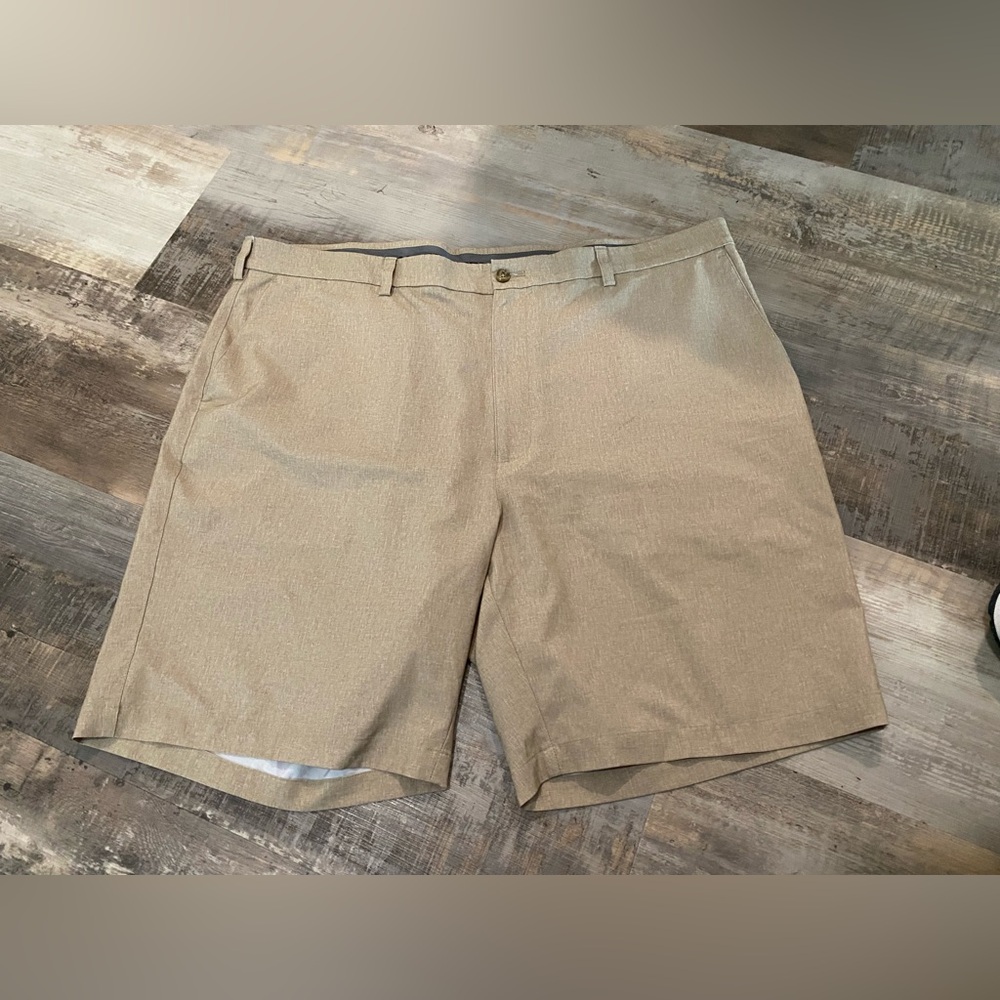 Roundtree & Yorke Tan Flat Front Shorts
